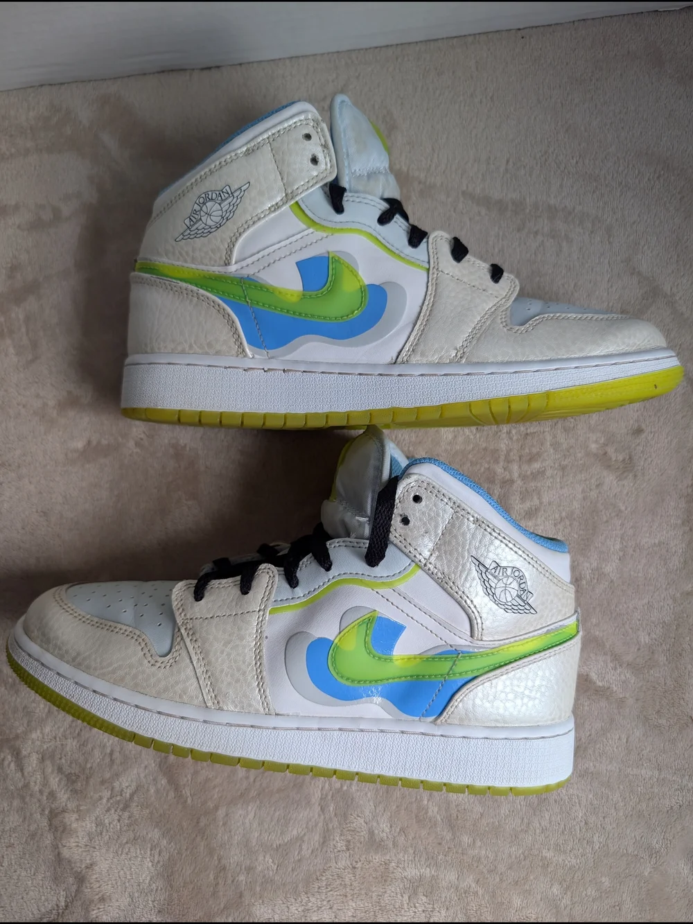 Nike Air Jordan 1 Mid SE Warped Swoosh Size 7Y